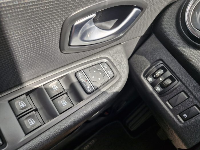 Renault CLIO IV 0.9 TCE 90 BUSINESS - Image 19