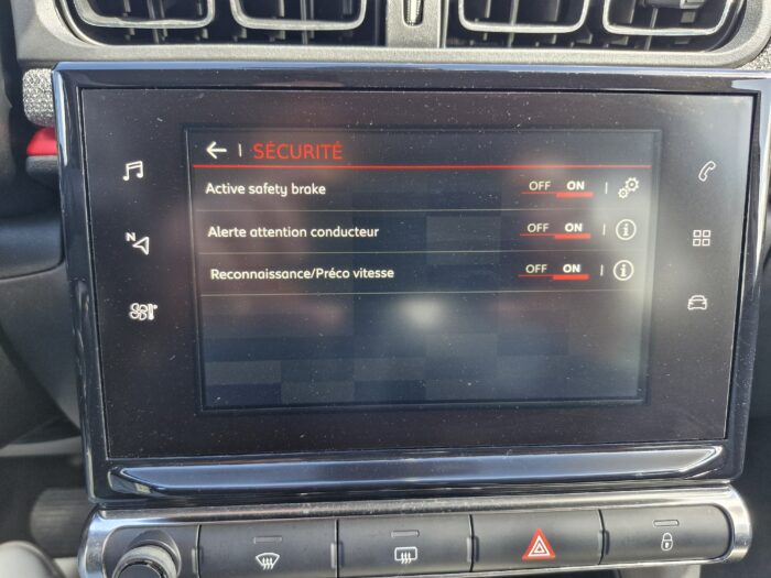 Citroen C3 III 1.2 110 ELLE EAT6 - Image 21