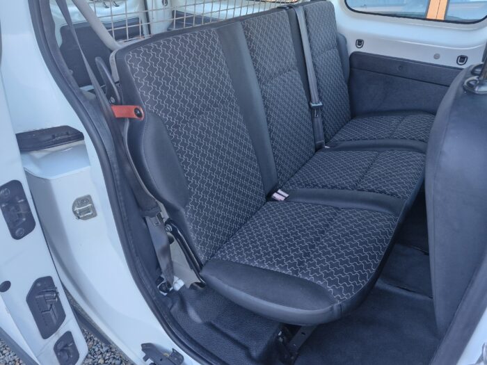 Renault KANGOO 1.5 DCI 90 EXPRESS MAXI 5 PLACES - Image 13
