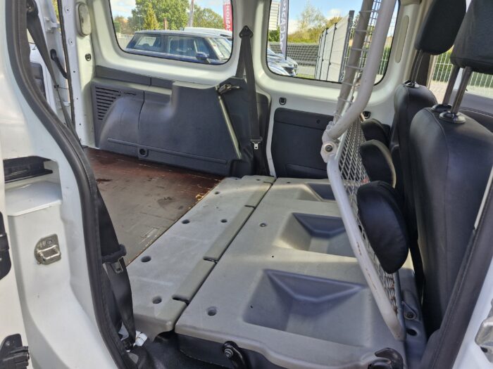 Renault KANGOO 1.5 DCI 90 EXPRESS MAXI 5 PLACES - Image 9