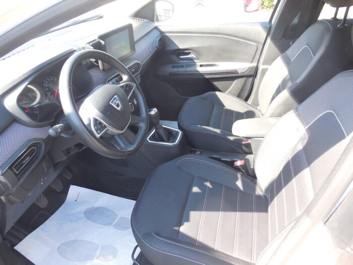 Dacia JOGGER 1.0 TCE 110ch EXTREME 7 PLES - Image 11