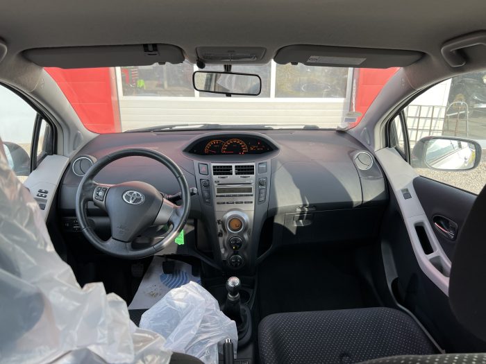 Toyota YARIS 2. 1.0 VVTI 12V 68CV - Image 3