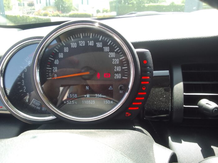 Mini Mini III F56 1.2 102 ONE finition business - Image 7