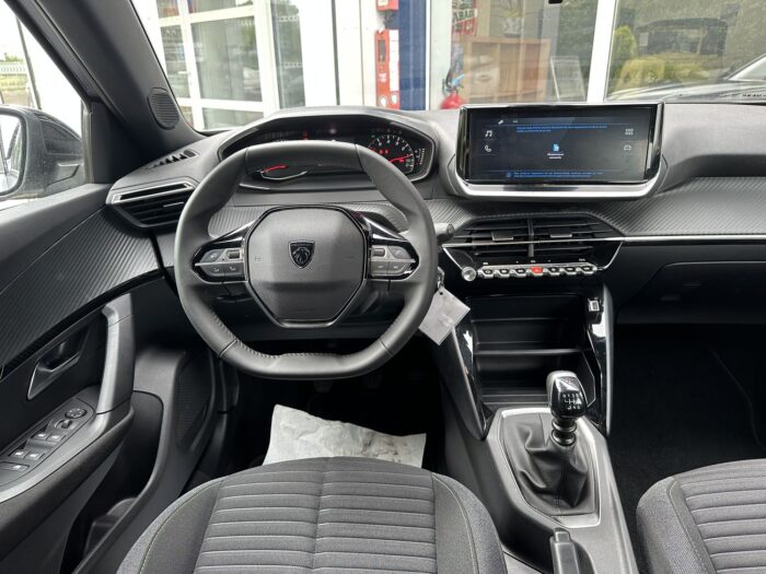 Peugeot 2008 1.2 100CV - Image 3