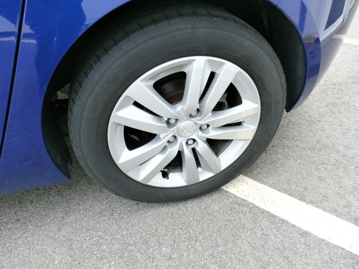 Peugeot Peugeot 308 II Phase 2 Active 1.2 PureTech 110ch S&S BVM5 - Image 3