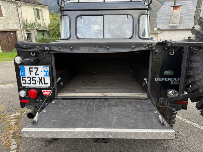 Land_Rover Defender - Image 8